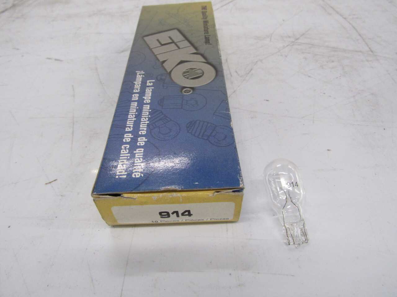 Quantity of 29x 914 Lights - LIGHTING