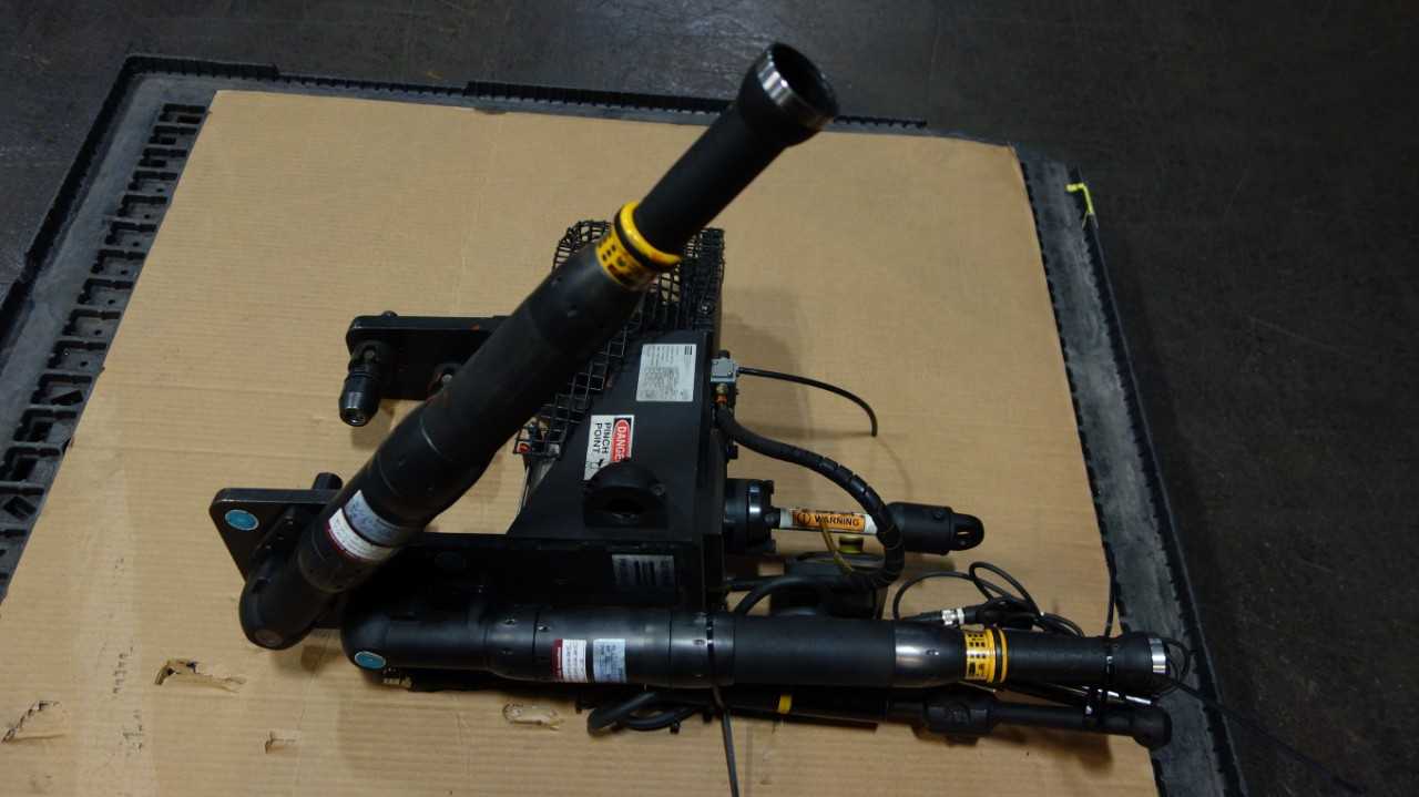 ATLAS COPCO 2-SPINDLE NUTRUNNER ASSEMBLY SYSTEM W/ X2 ETV-ST101-370-20 NUTRUNNERS - ELECTRIC POWER TOOLS