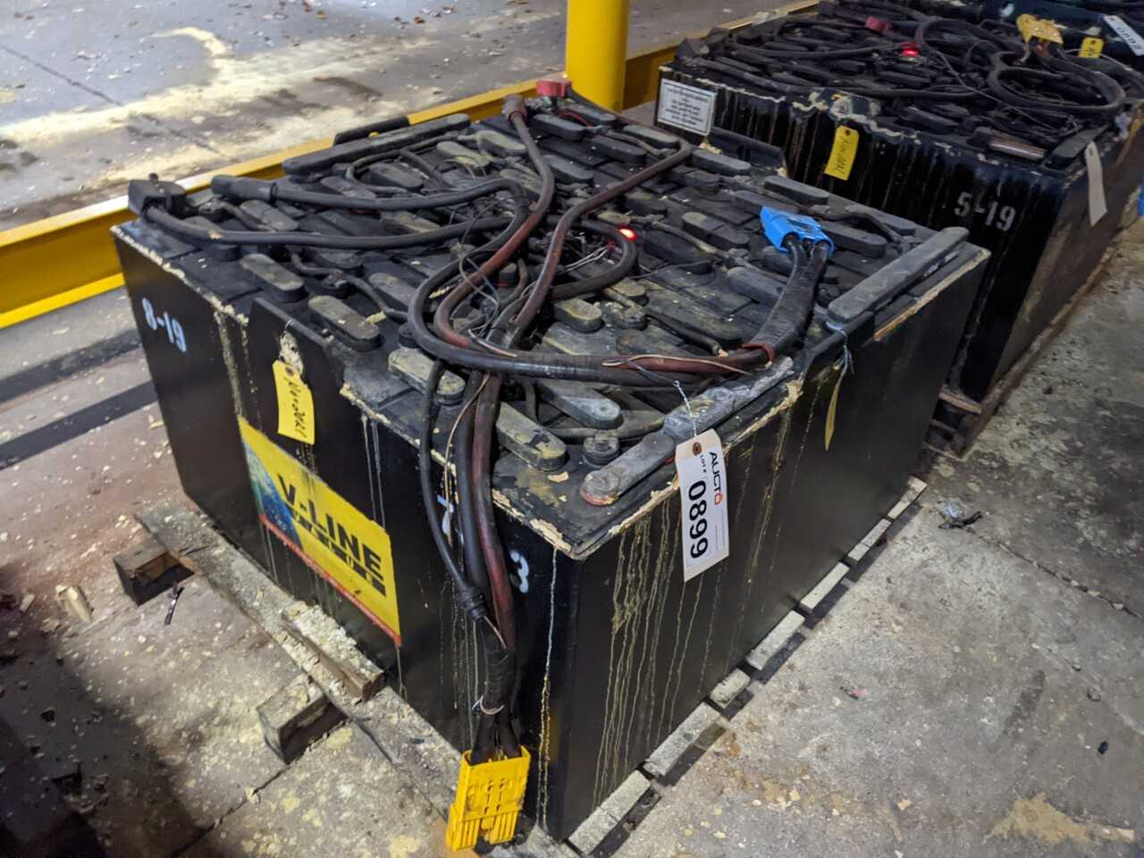 V-LINE 48V FORKLIFT BATTERY - FORKLIFTS