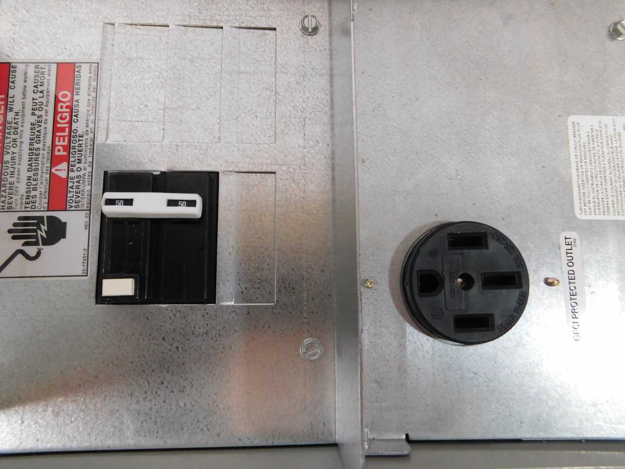 Quantity of 3 New Surplus Eaton CHM1GS Power Outlet Panel Metered Ring Type 125A 120V 3 Wire - ELECTRICAL COMPONENTS