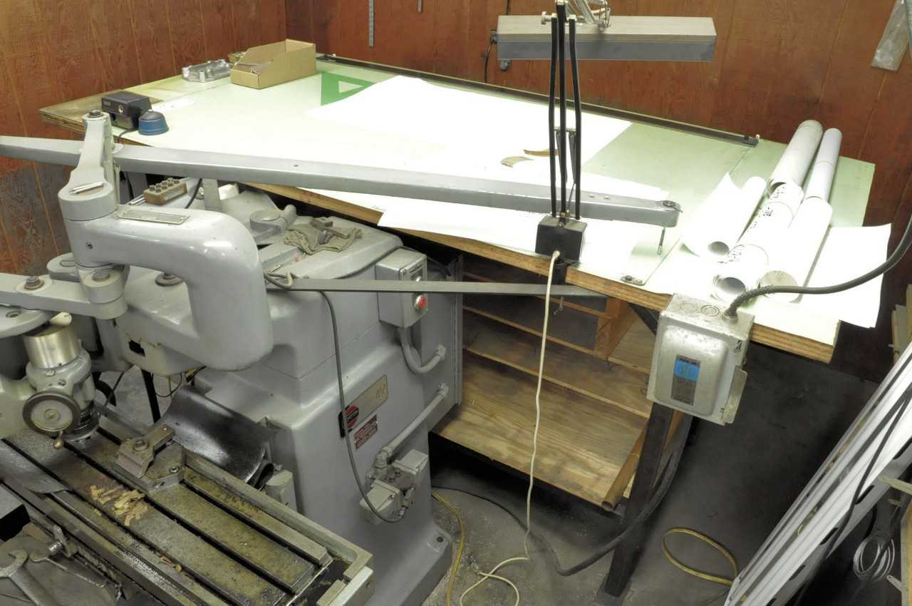 Drawing Table and File Cabient - PLANT & FACILITY