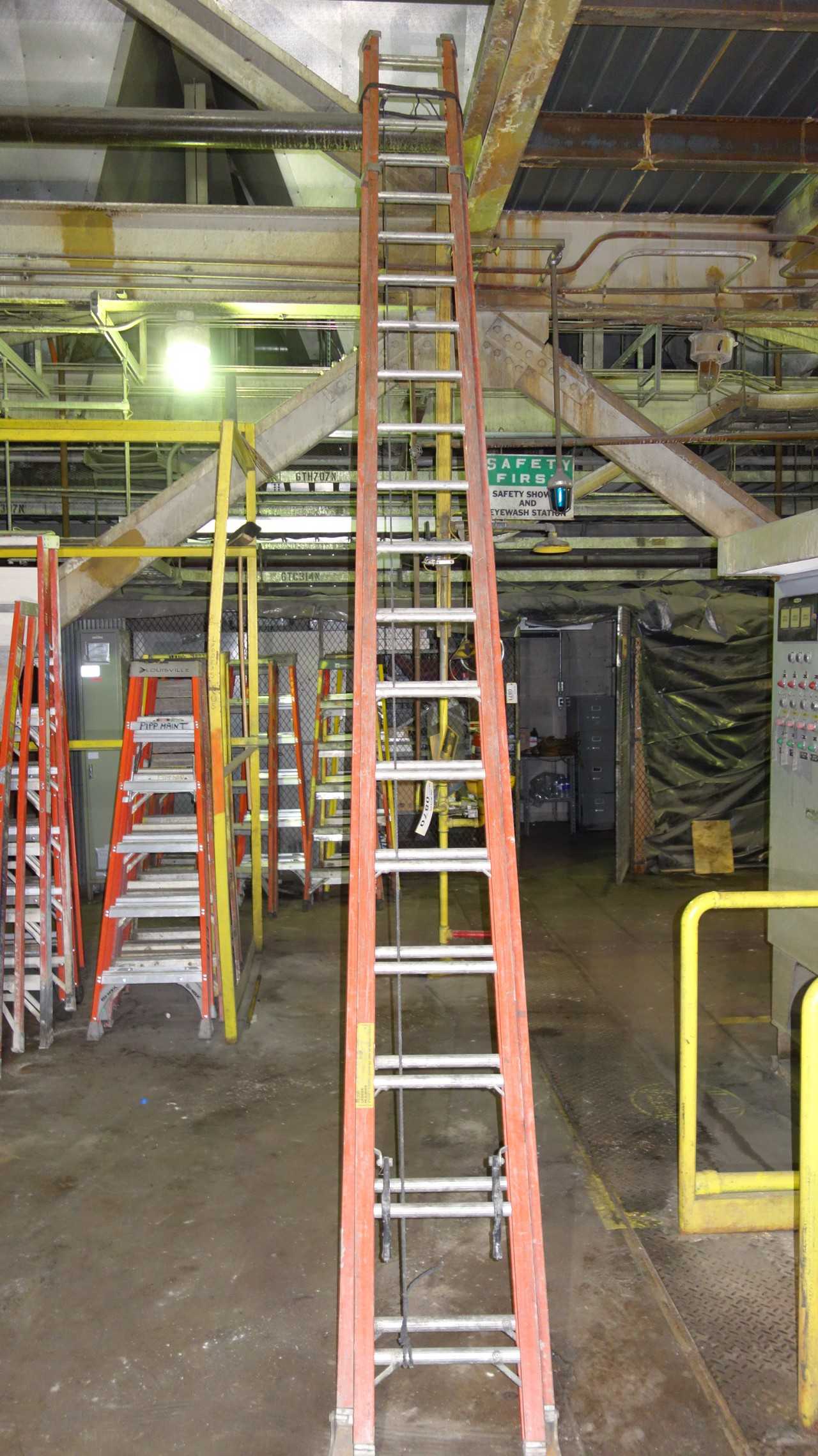 FIBERGLASS EXTENSION LADDER - MISCELLANEOUS