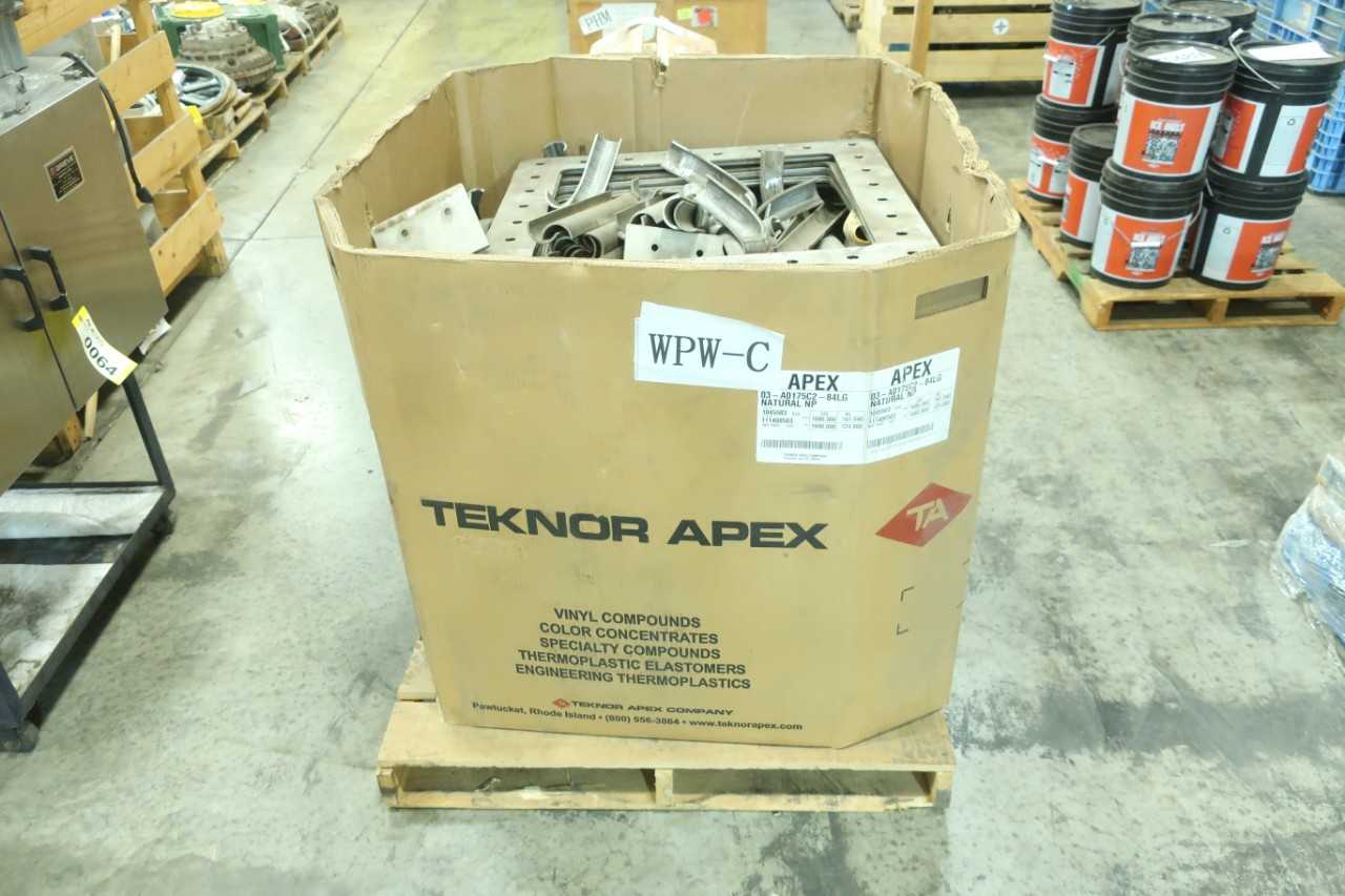 GAYLORD OF ASSORTED STAINLESS STEEL SCRAP - MISCELLANEOUS