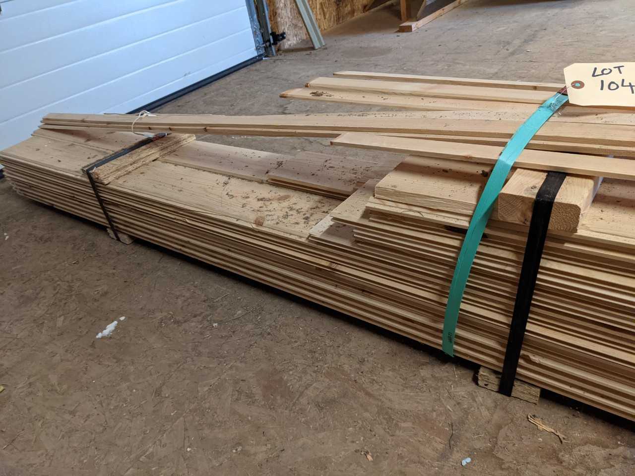 Lot of miscellaneous building material - MISCELLANEOUS