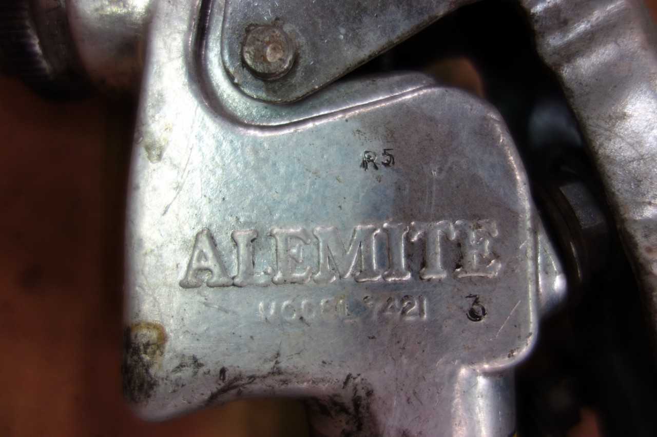 LOT OF 4 ASSORTED PNEUMATIC AIR ATTACHMENTS - PNEUMATIC POWER TOOL