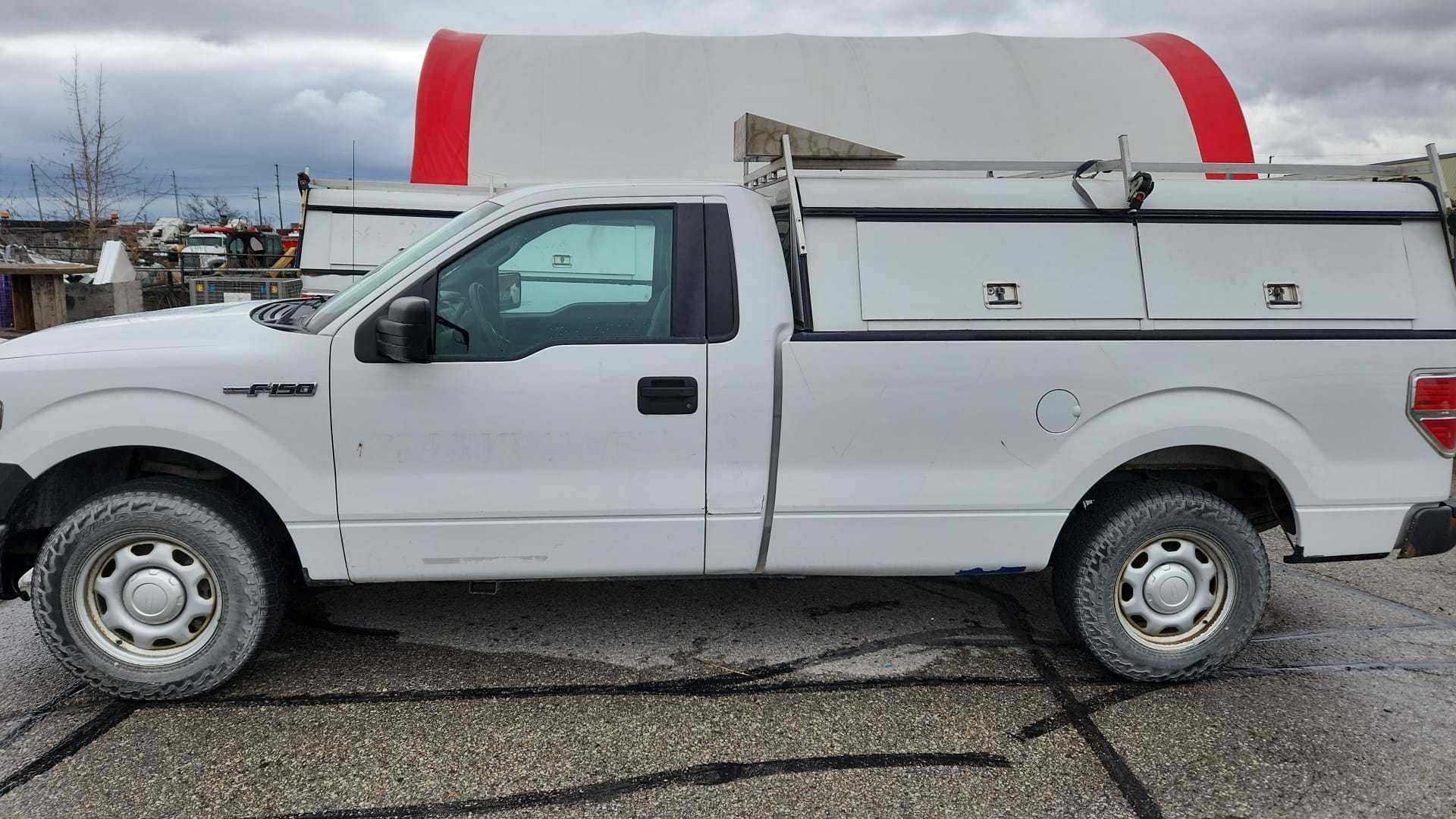 2014 FORD F-150 RWD REG CAB LONGBOX PICKUP TRUCK - HYDRO EXCAVATOR TRUCKS