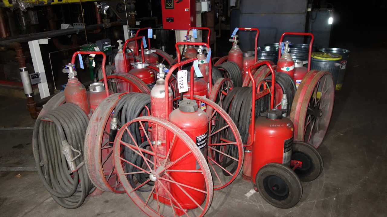 LOT OF 9 ANSUL DRY CHEMICAL FIRE EXTINGUISHERS - SAFETY EQUIPMENT