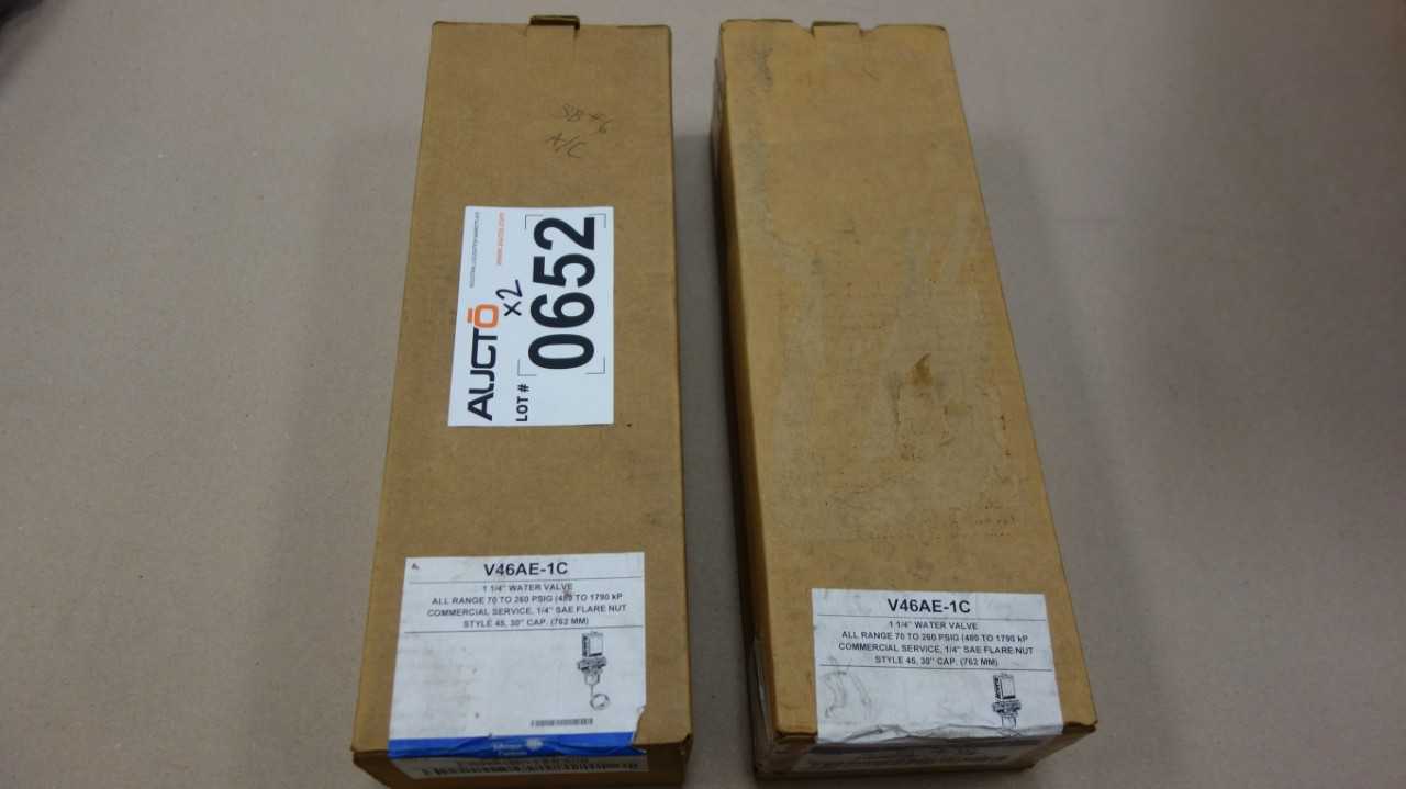LOT OF 2 JOHNSON CONTROLS V46AE-1C 1-1/4 IN WATER REGULATING VALVE - VALVES