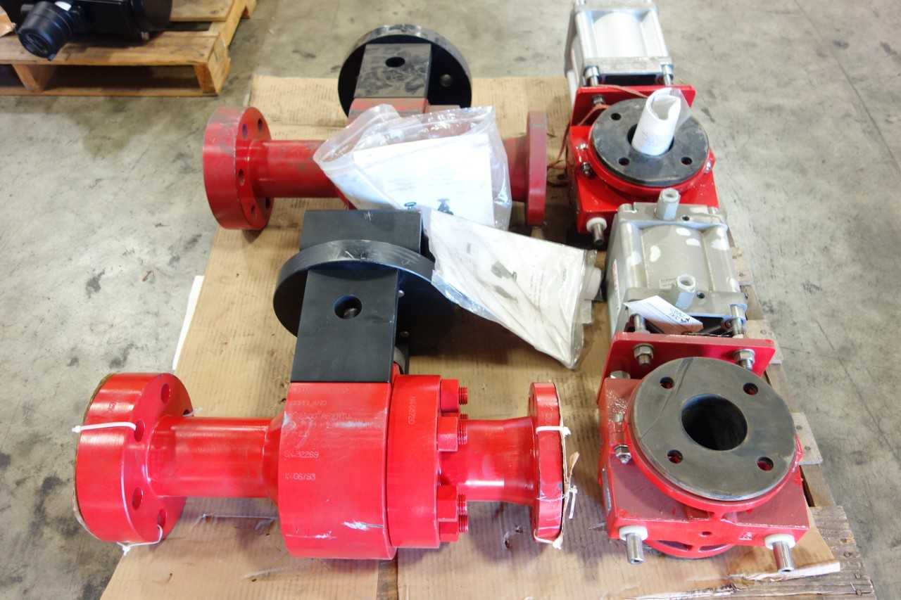 LOT OF ASSORTED VALVES - VALVES