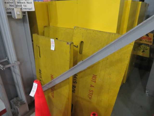 Wood Signs (Lot) - MISCELLANEOUS