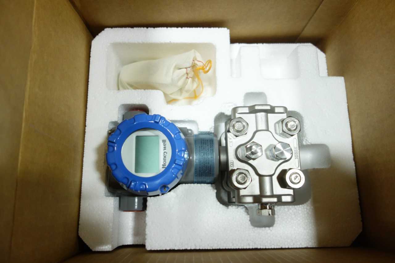 LOT OF 4 HONEYWELL GAUGE PRESSURE TRANSMITTERS - INSTRUMENTATION