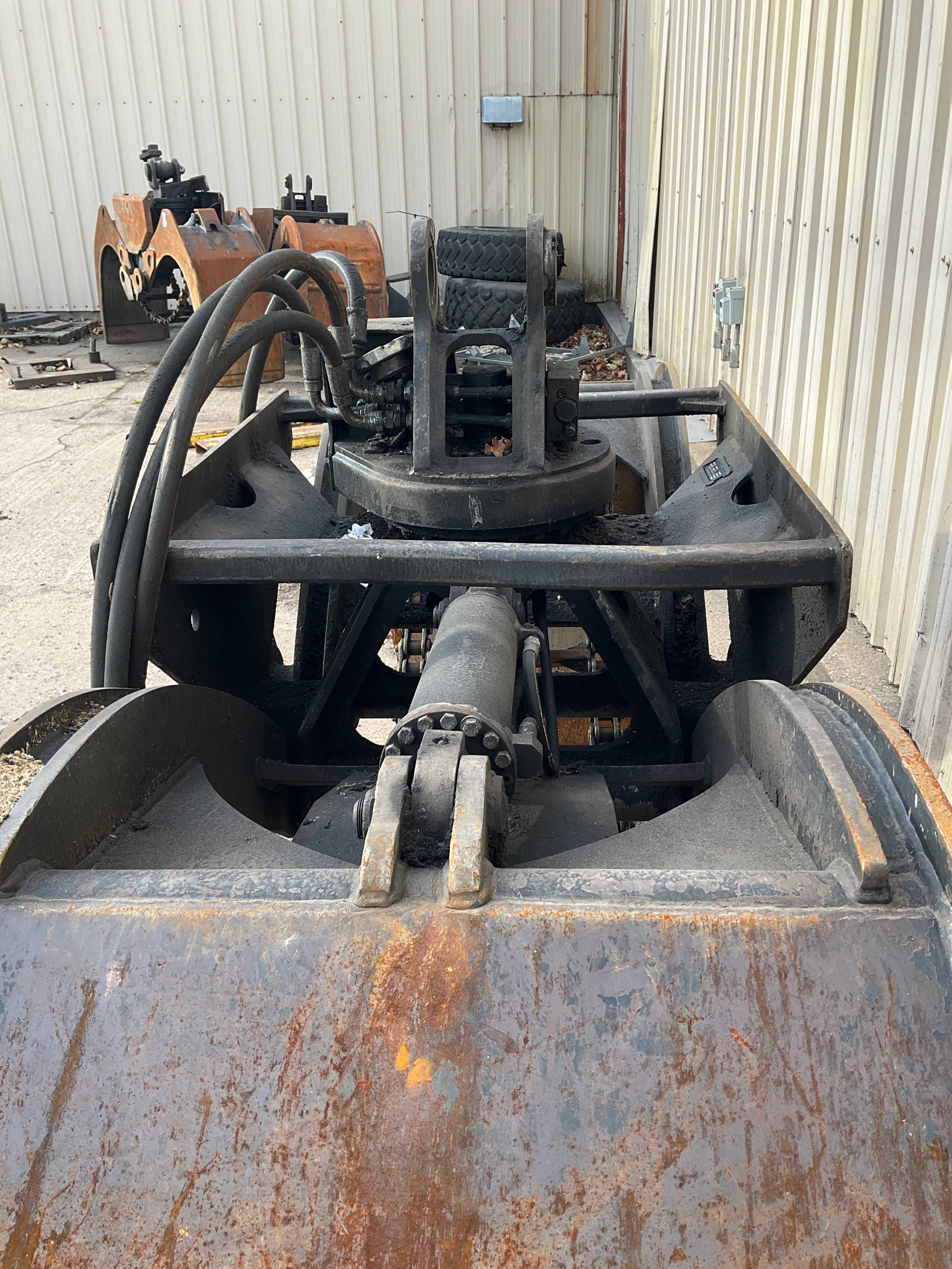 ROTOBEC GRAPPLE - CONSTRUCTION EQUIPMENT ATTACHMENTS