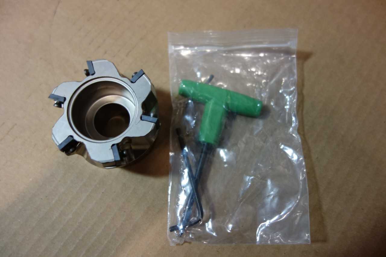 LOT OF ASSORTED MILLING CUTTERS - MITSUBISHI - MACHINING ACCESSORIES & TOOLING