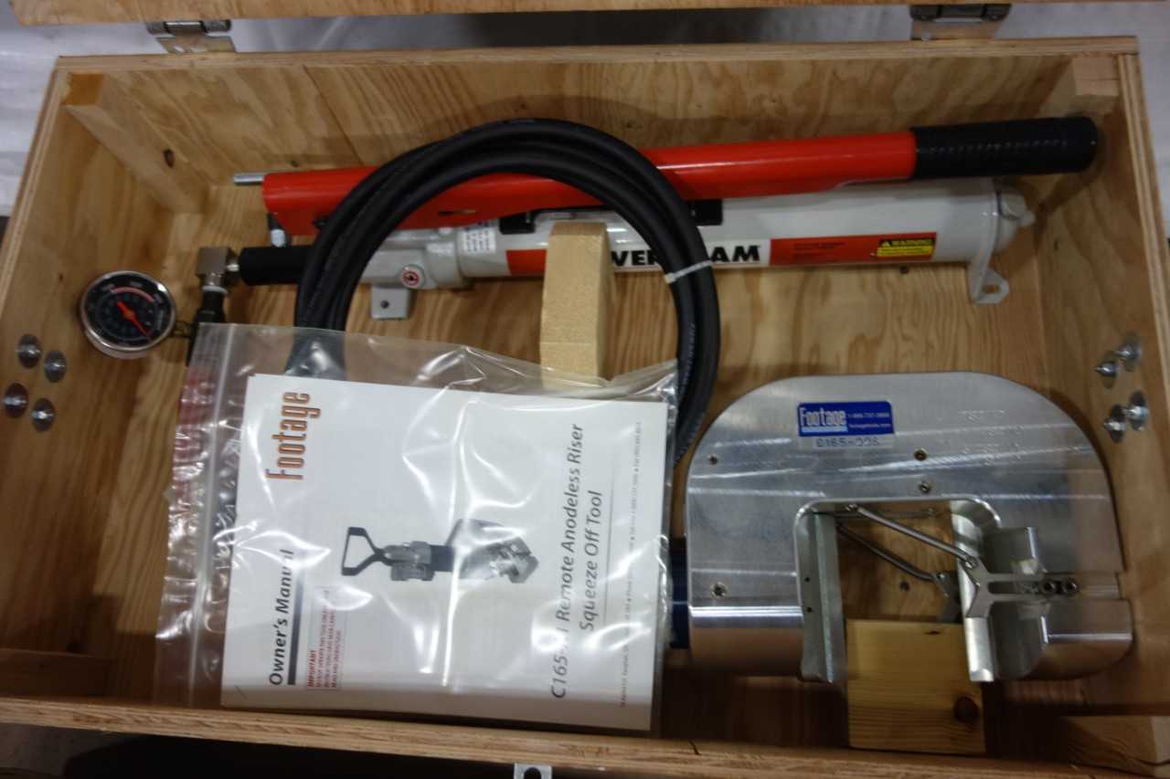 FOOTAGE TOOLS STEEL PIPE REMOTE ANODELESS RISER HYDRAULIC SQUEEZE OFF TOOL - ELECTRIC POWER TOOLS