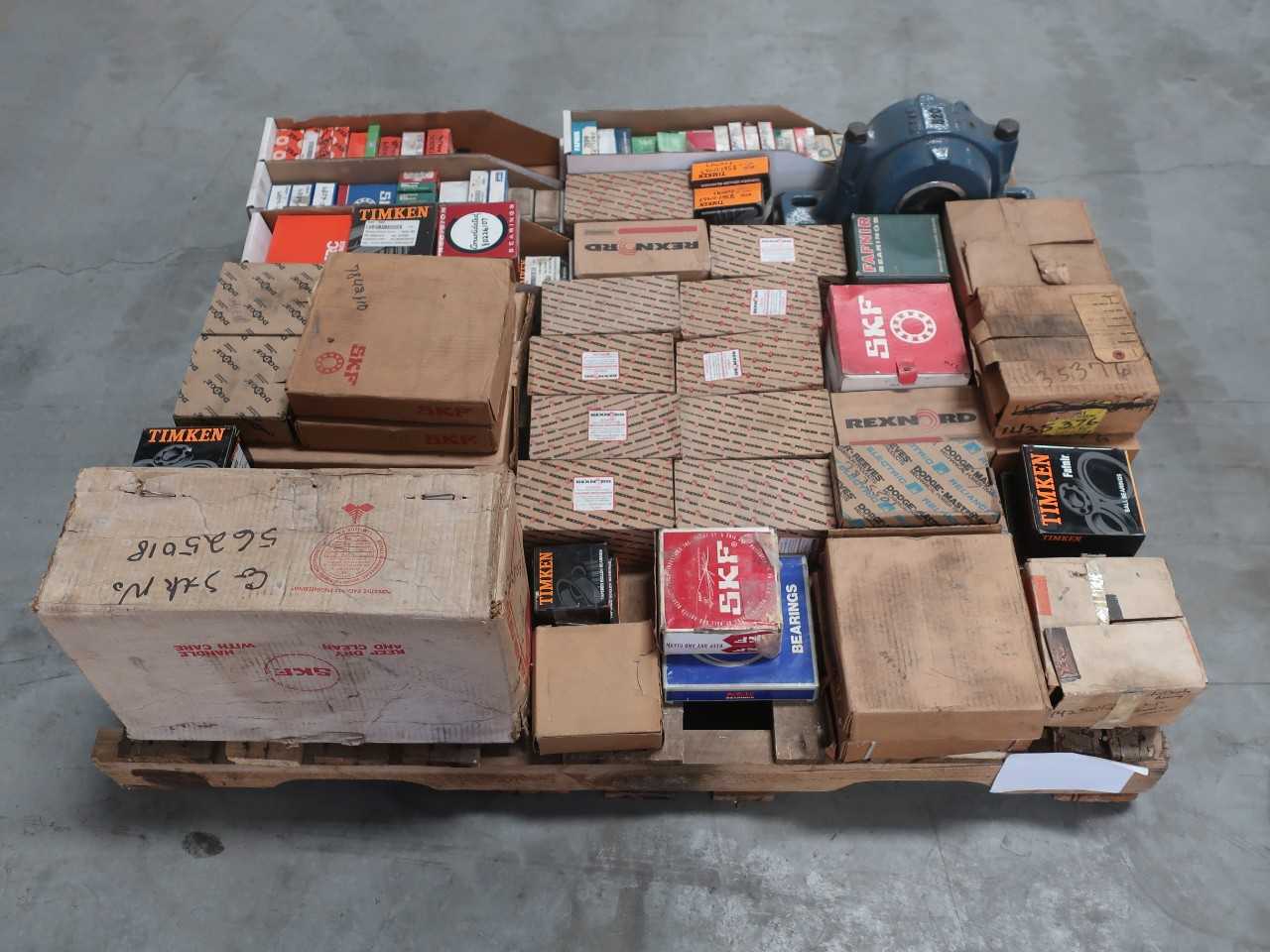 1 PALLET OF ASSORTED BEARINGS - BEARINGS