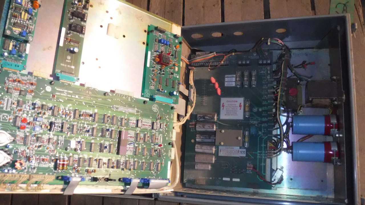 Allen-Bradley Variable Frequency Drive - ELECTRICAL COMPONENTS