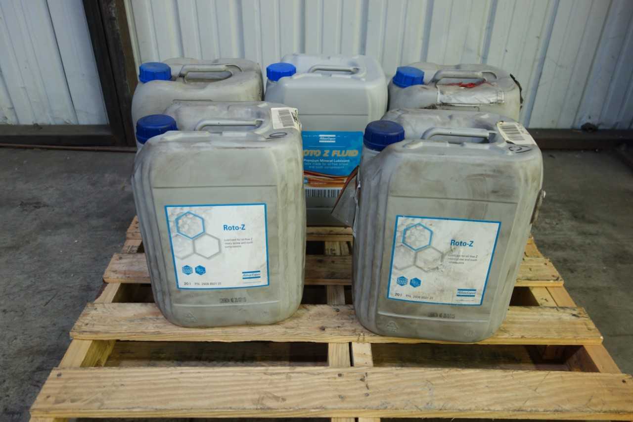 LOT OF 5 JUGS OF ATLAS COPCO ROTO-Z COMPRESSOR OIL - AIR COMPRESSORS
