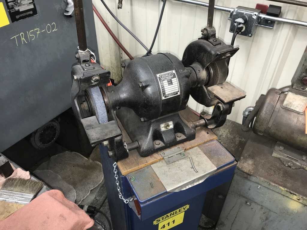Stanley Double Ended Grinder - GRINDING MACHINES