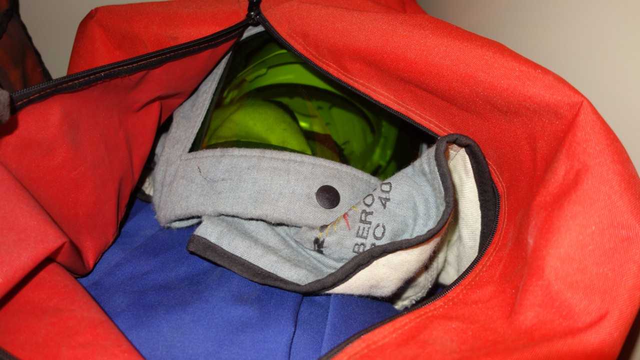 CONTENTS OF CABINET, ASSORTED SAFETY EQUIPMENT - SAFETY EQUIPMENT