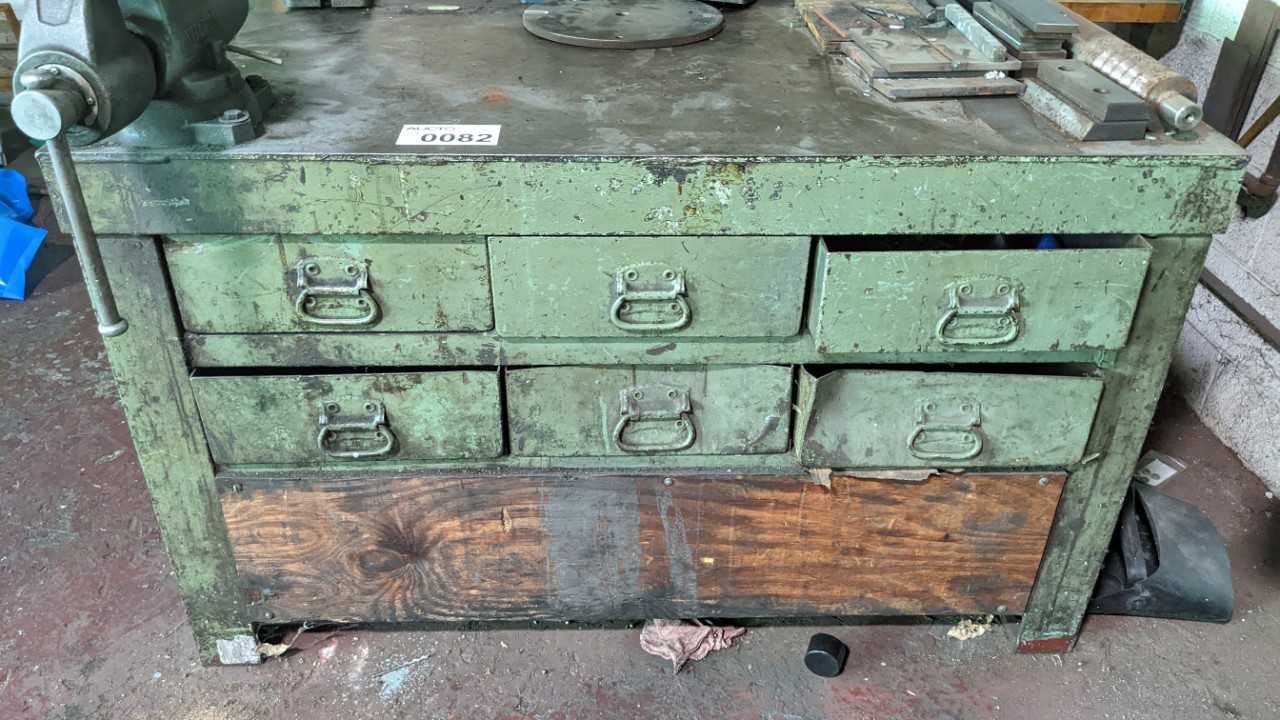 Metal work table 60"x 40" - PLANT & FACILITY