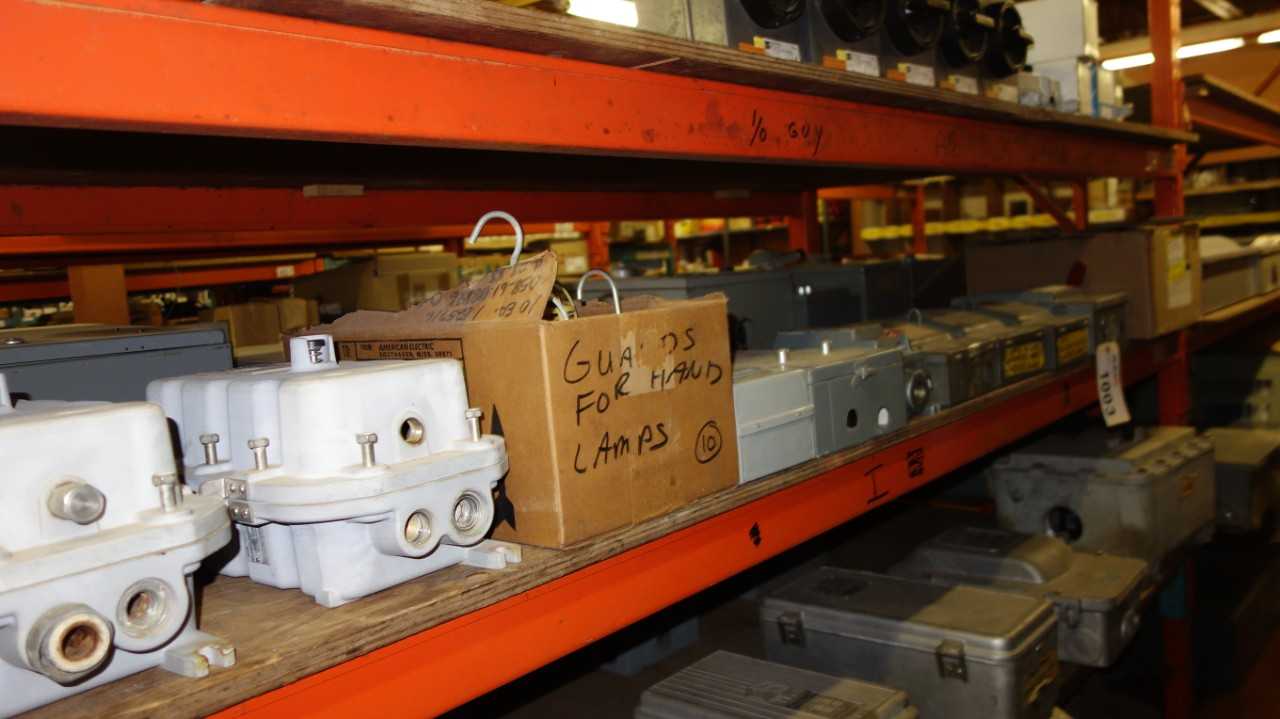 LOT OF ASSORTED DISCONNECT SWITCHES - DISCONNECT SWITCHES