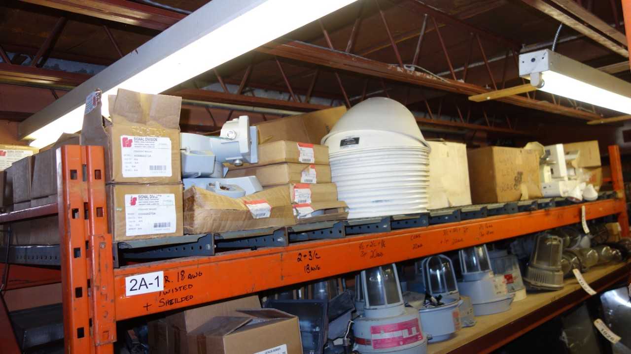 LOT OF ASSORTED EMERGENCY LIGHT FIXTURES AND REPLACEMENT PARTS - LIGHTING