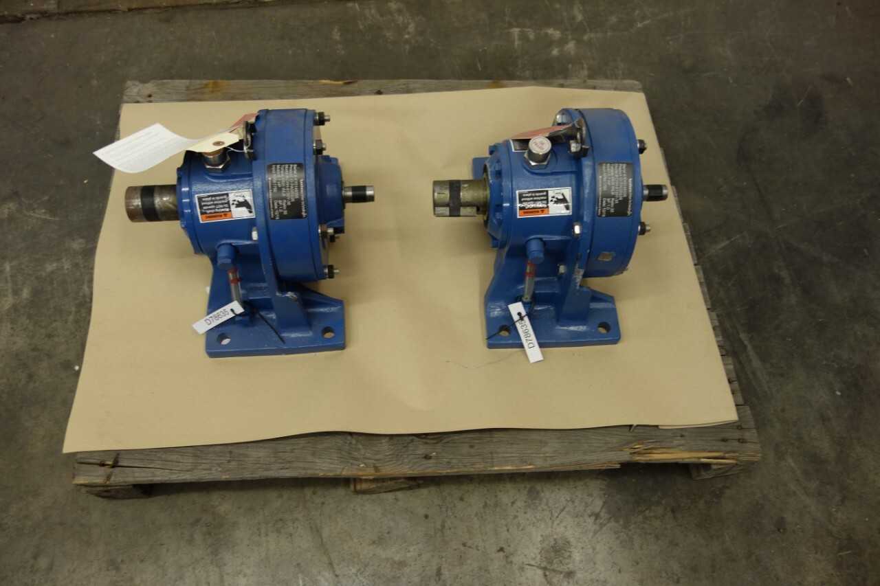 LOT OF 2 SUMITOMO SPEED REDUCERS GEAR MOTORS - GEAR REDUCERS