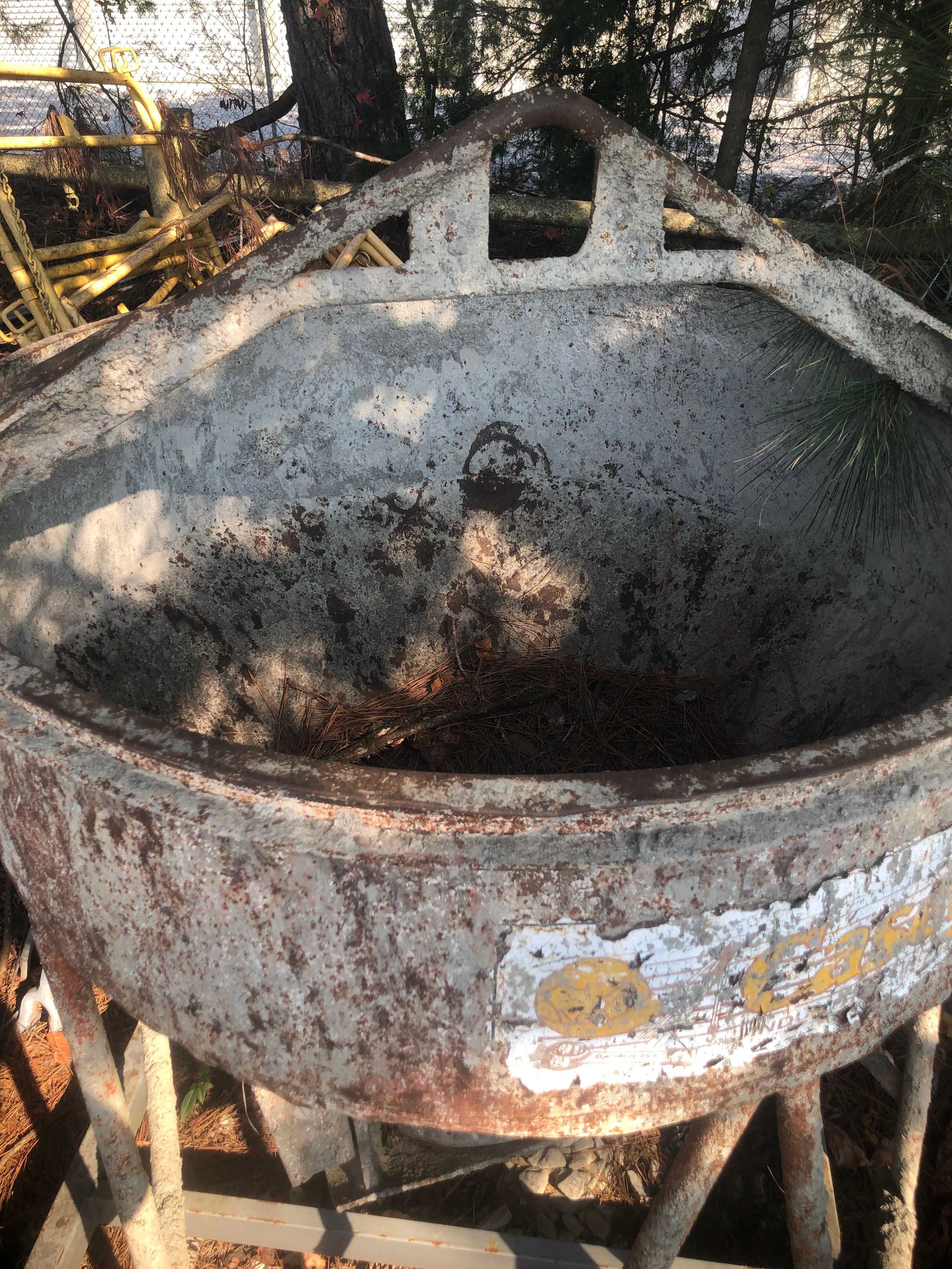 CASEY CONCRETE BUCKET - TRAILER MOUNTED EQUIPMENT