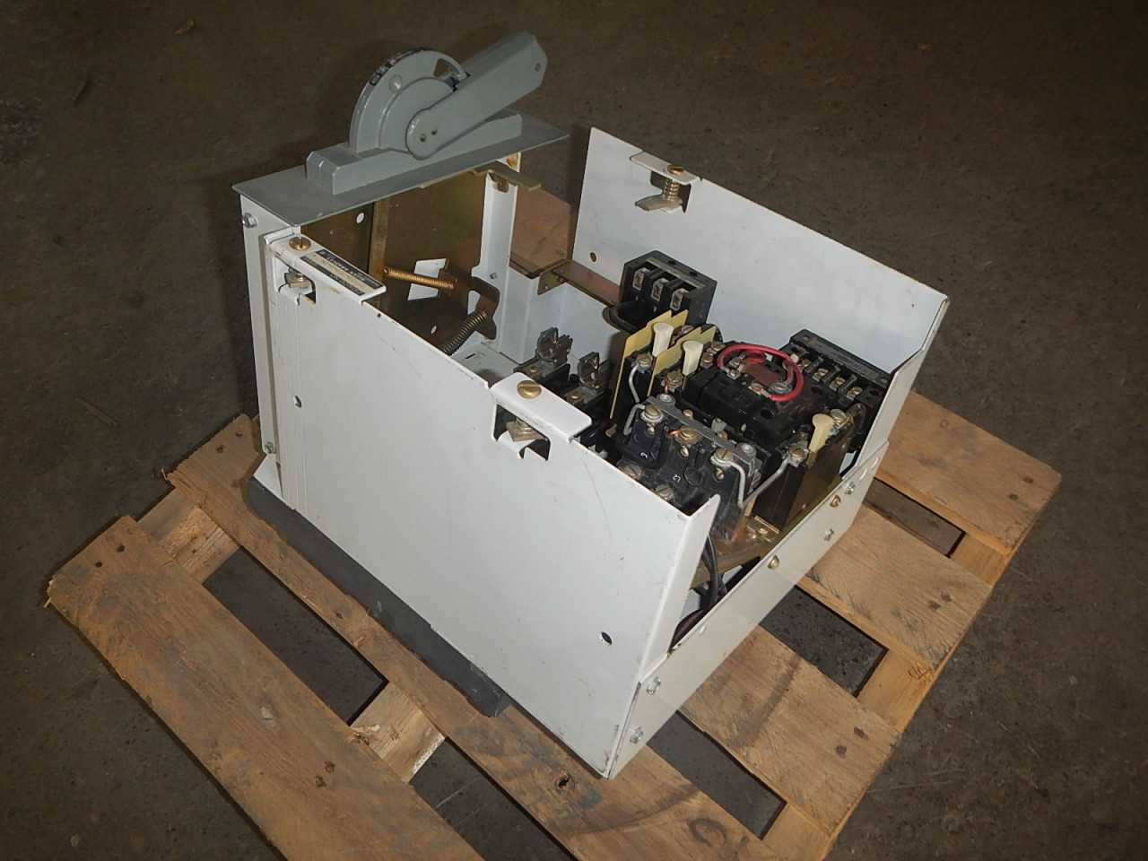 Lot of Six 10 HP Allen-Bradley Size 1 Starters - MOTOR CONTROL CENTERS