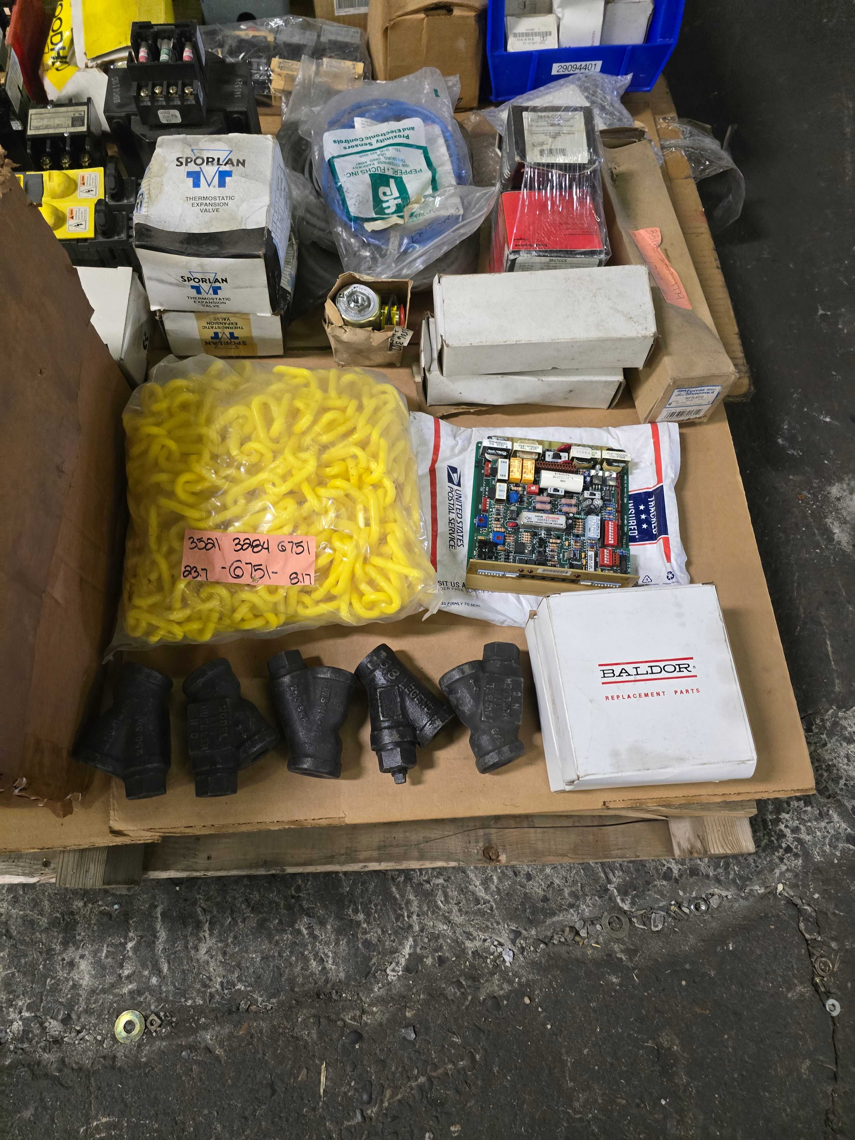 LOT OF INDUSTRIAL PARTS - INDUSTRIAL PARTS LOT OF INDUSTRIAL PARTS - INDUSTRIAL PARTS