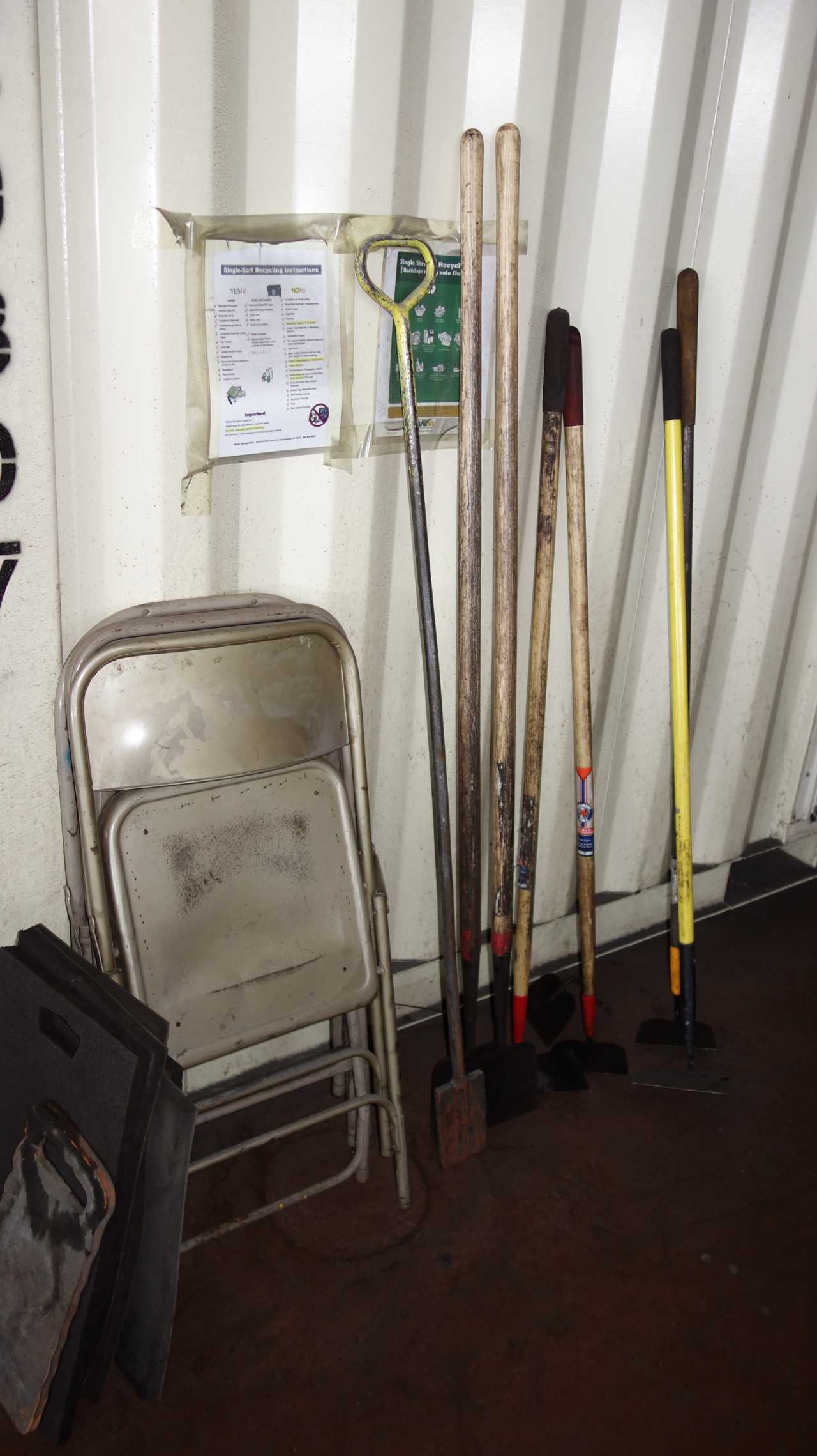 LOT OF ASSORTED BROOMS, SHOVELS, SIGNAGE - ELECTRIC POWER TOOLS