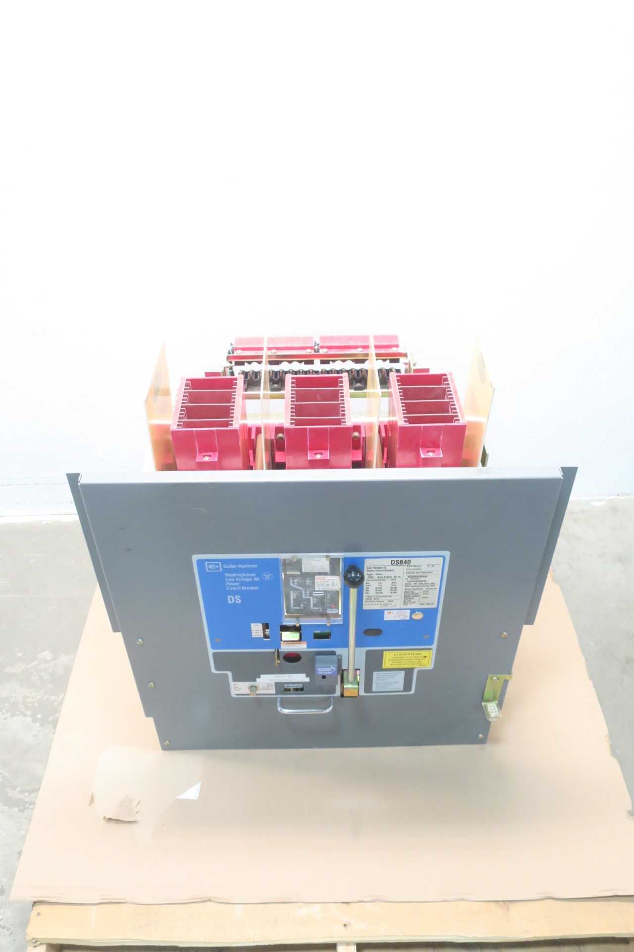 CUTLER HAMMER DS840 4000A AMP 4000A AMP 635V-AC AIR CIRCUIT BREAKER - SWITCHGEAR