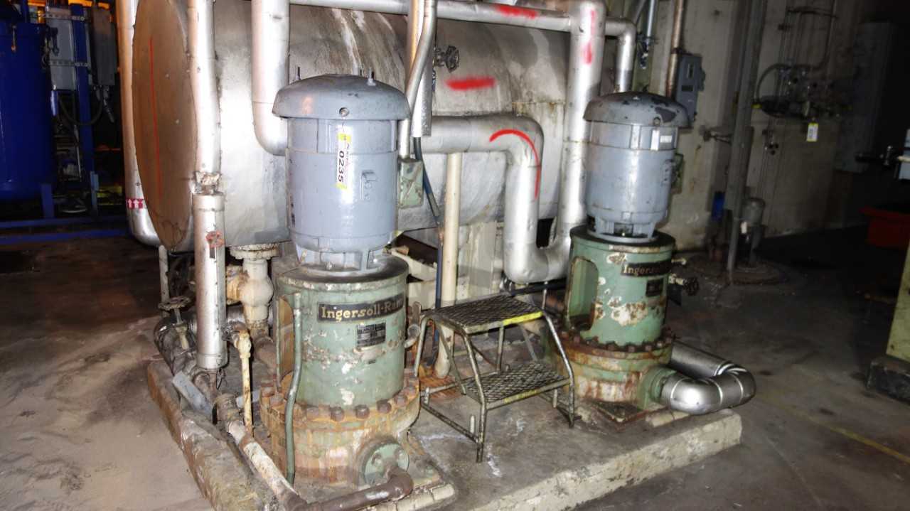 LOT OF 2 INGERSOLL RAND 1-1/2IN VERTICAL CENTRIFUGAL PUMP MOTOR - CENTRIFUGAL PUMP