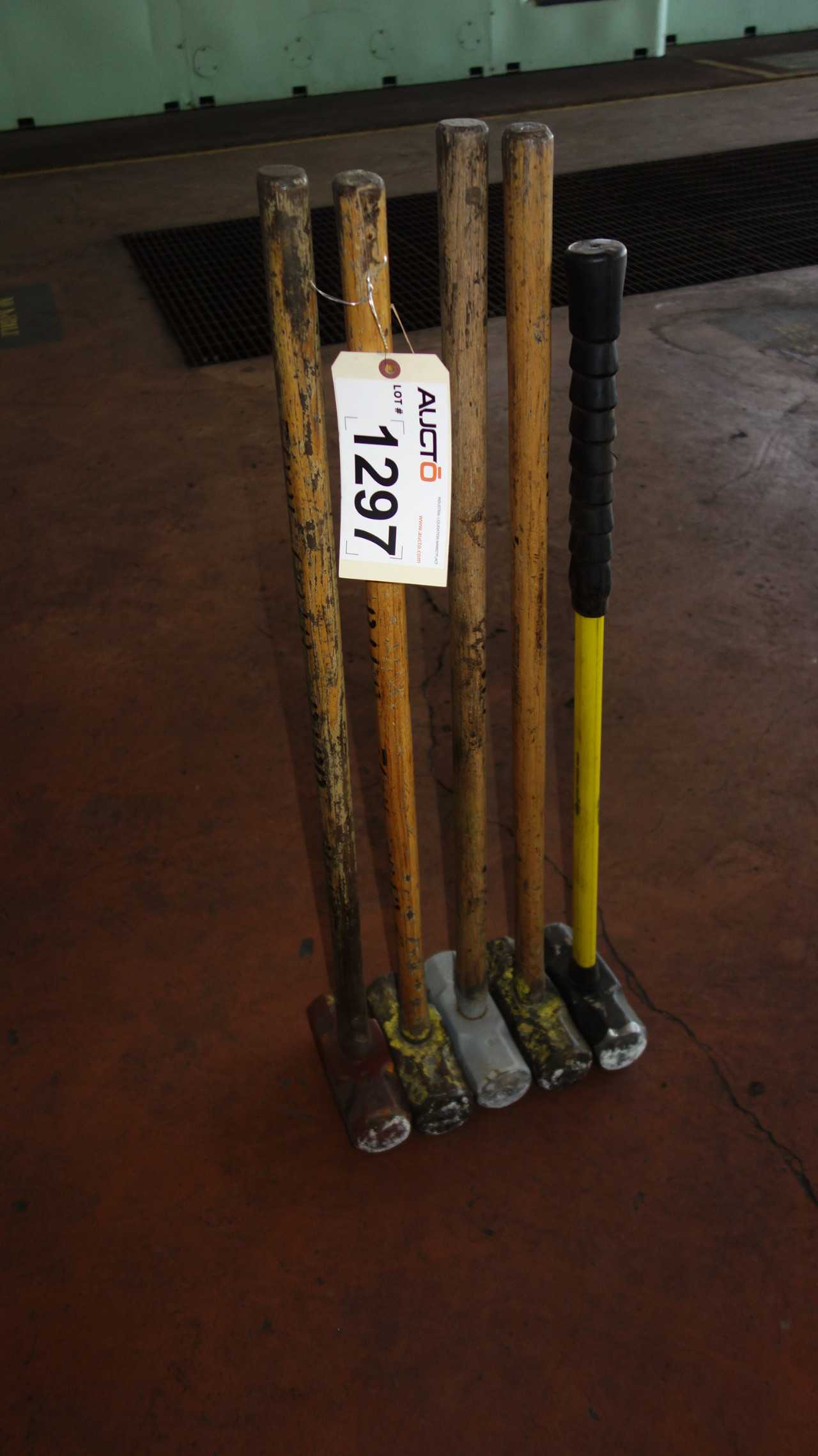 LOT OF 5 SLEDGE HAMMERS - HAND TOOLS