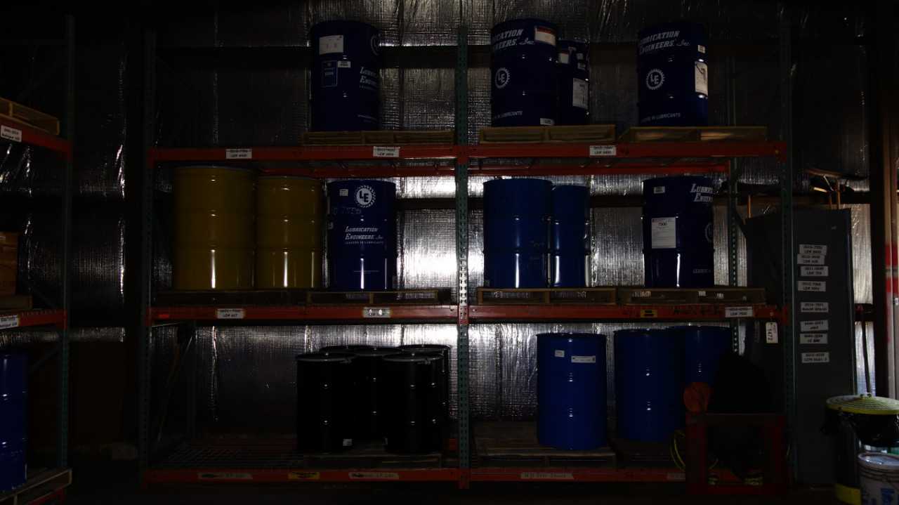 LOT OF TEARDROP PALLET RACKING (NO CONTENTS) - PALLET RACKING