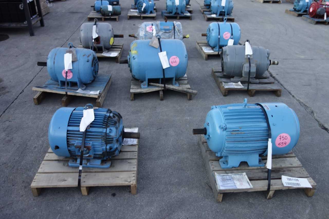 LOT OF 8 ASSORTED ELECTRICAL MOTORS - ELECTRIC MOTORS