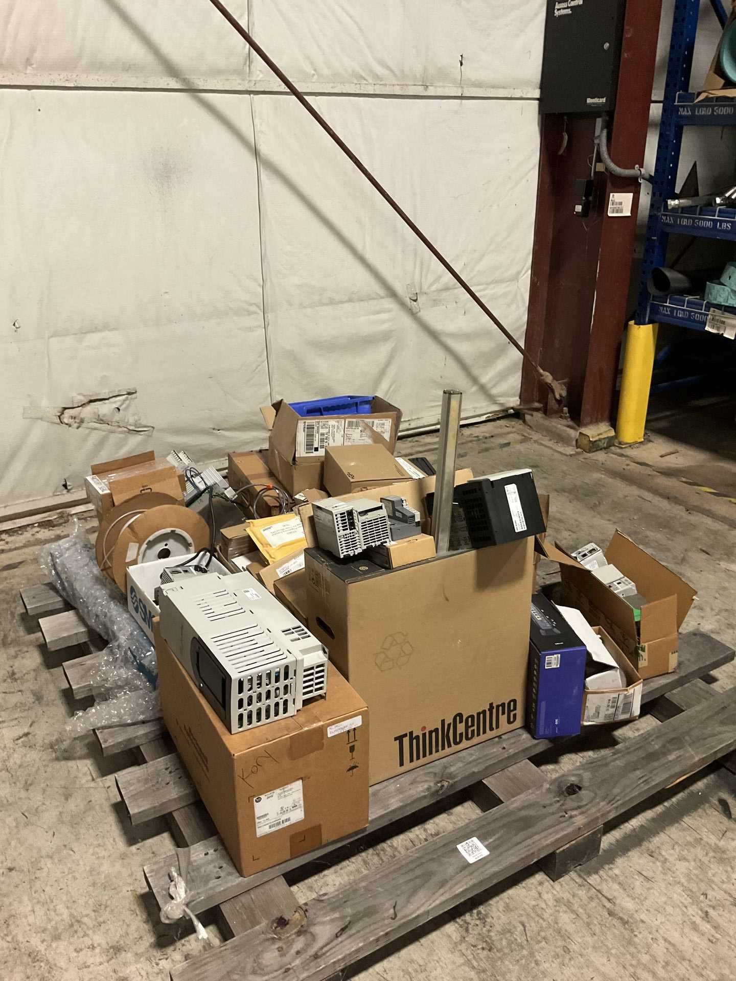 PALLET OF ASSORTED CONTROLS AND MRO - AUTOMATION & CONTROLS PARTS & ACCESSORIES PALLET OF ASSORTED CONTROLS AND MRO - AUTOMATION & CONTROLS PARTS & ACCESSORIES