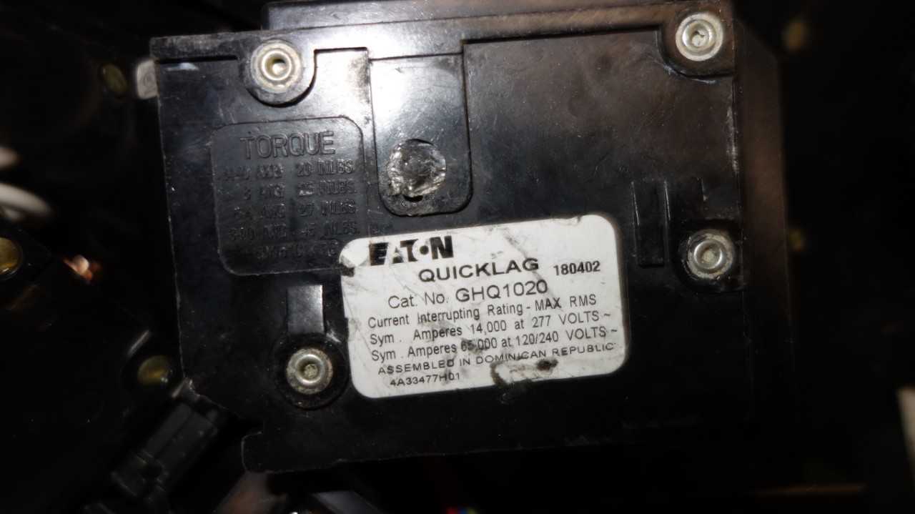 1 BOX OF ASSORTED EATON MINIATURE CIRCUIT BREAKERS, QUICKLAG, BR, CH - CIRCUIT BREAKERS