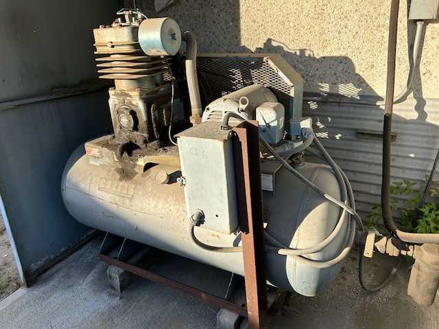CURTIS D 89 COMPRESSOR - AIR COMPRESSORS