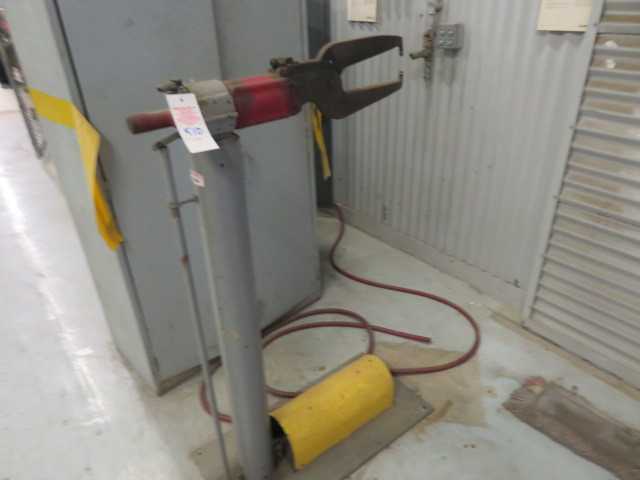 Air Rivet Machine - MISCELLANEOUS