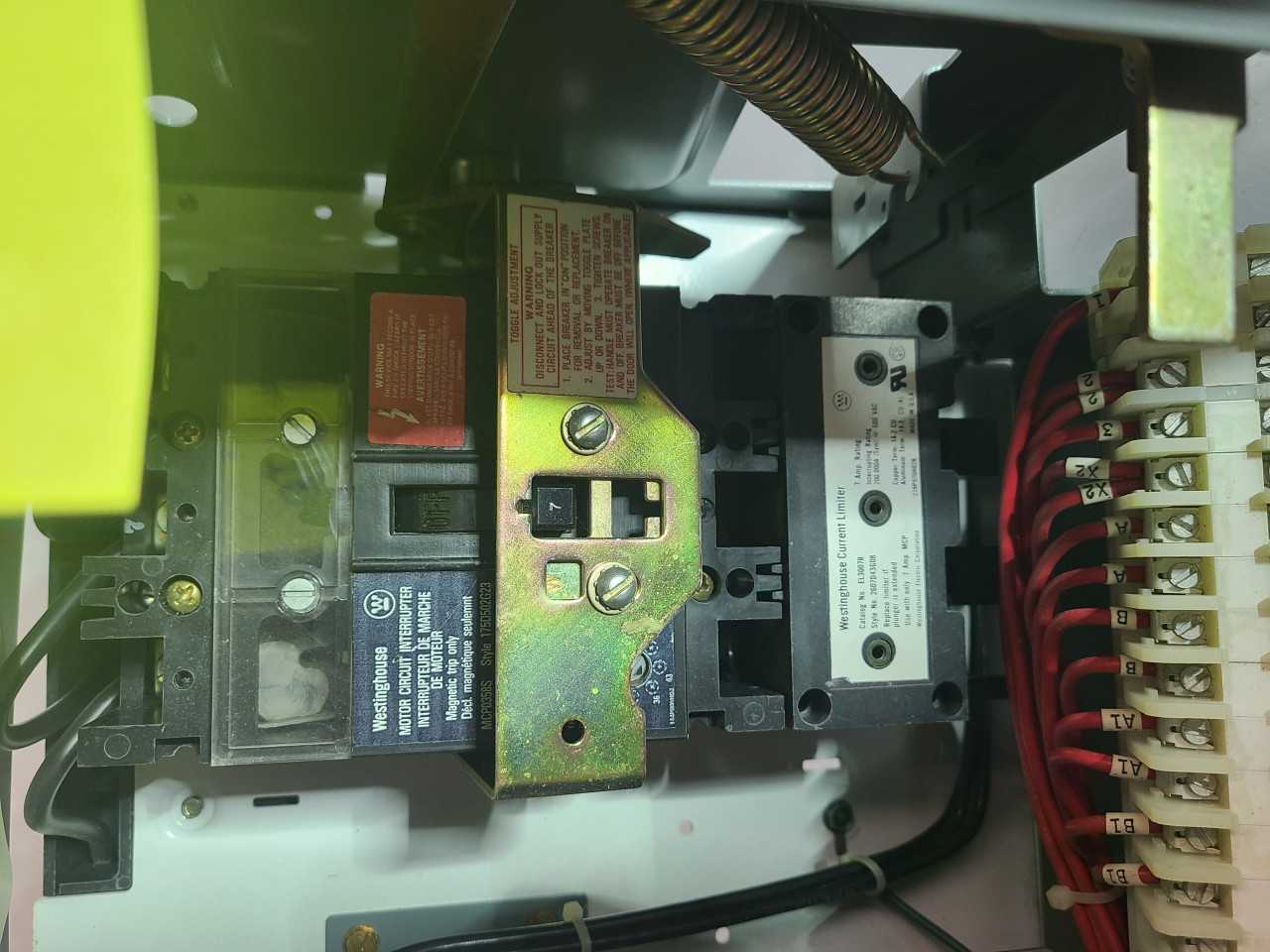 ALLEN BRADLEY MCC BUCKET SIZE 1 STR 7A BREAKER (QTY1) - CIRCUIT BREAKERS