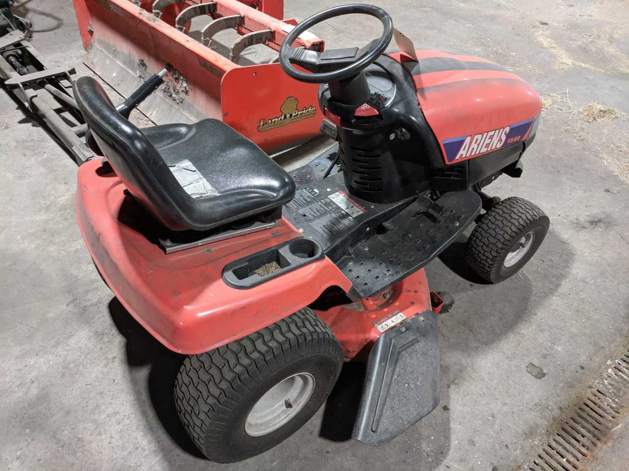 ARIESN 1540 RIDING LAWNMOWER (NEEDS BELTS) - BELTS