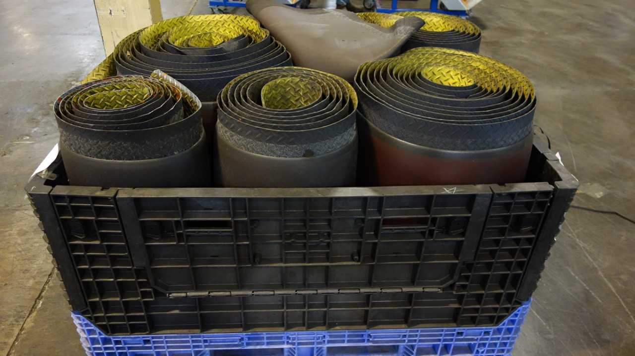 1 CRATE OF ASSORTED ANTI-FATIGUE STANDING MATS - MISCELLANEOUS