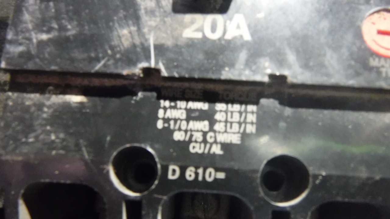 Lot of Nine 15 and 20 Amp GE Circuit Breakers - CIRCUIT BREAKERS