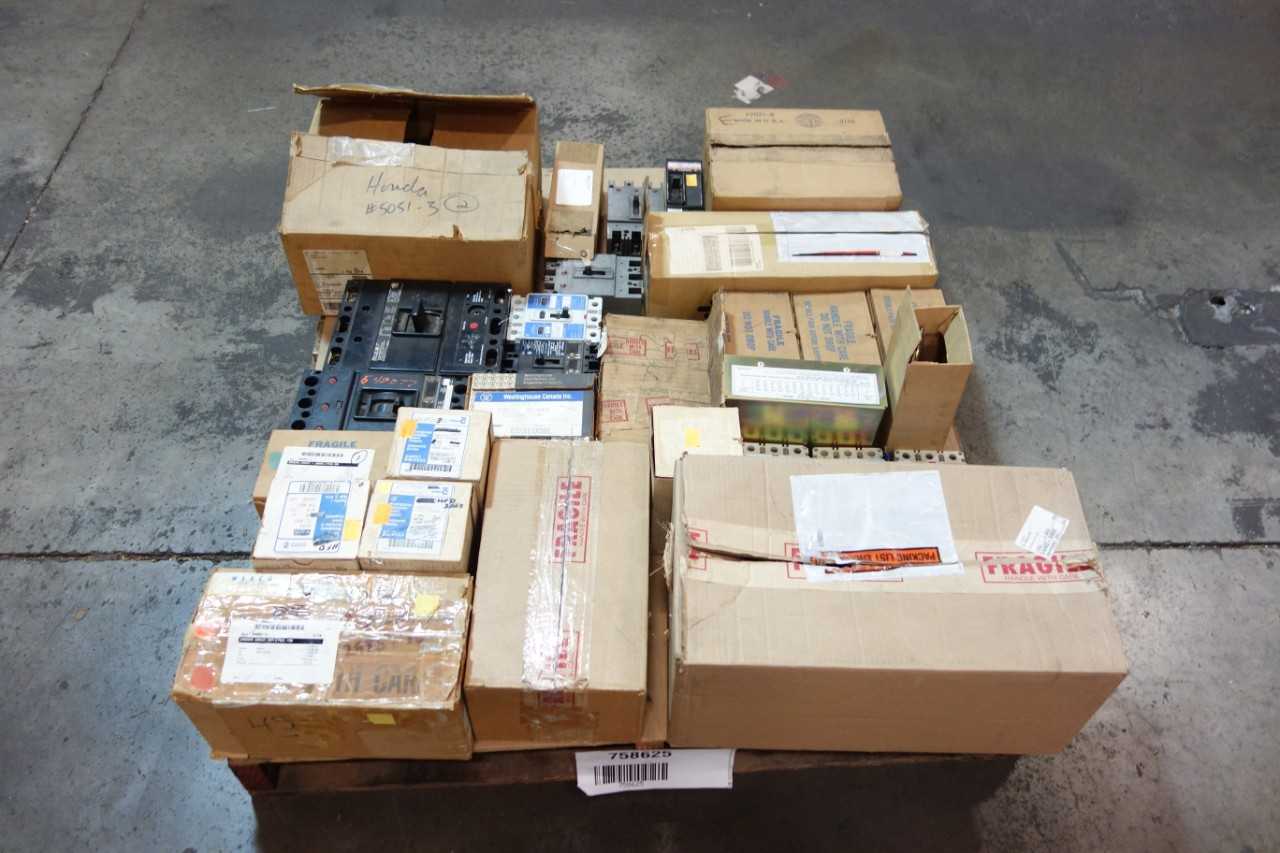 1 PALLET OF ASSORTED MOLDED CASE CIRCUIT BREAKERS, MOLDED CASE SWITCH, BREAKER PARTS AND ACCESSORIES - CIRCUIT BREAKERS