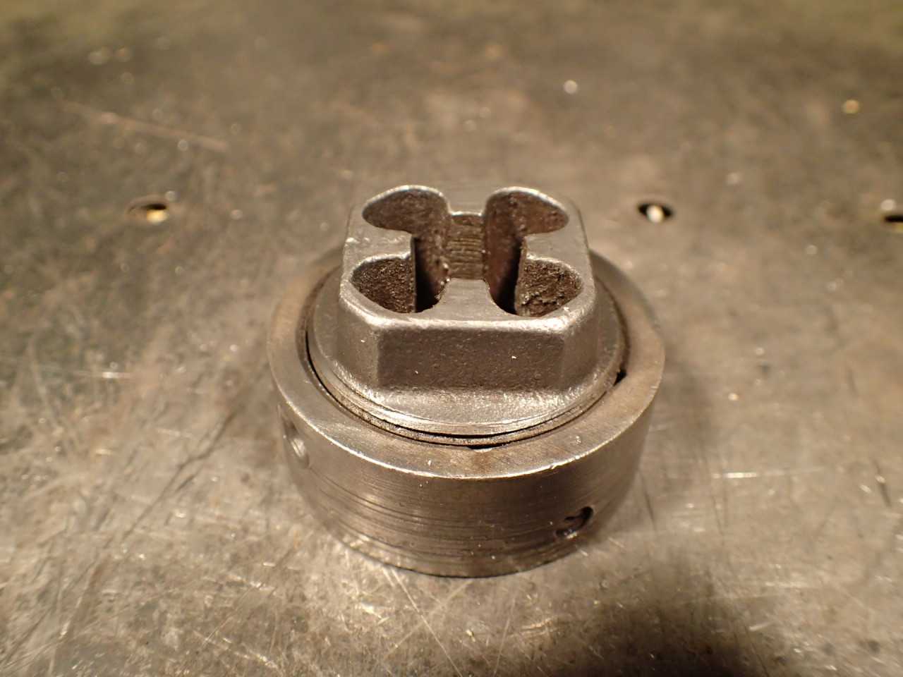 Little Giant 2" Round Body Threading Thread Die Head w/ 1/2"-13 NC Chasers - MACHINING ACCESSORIES & TOOLING