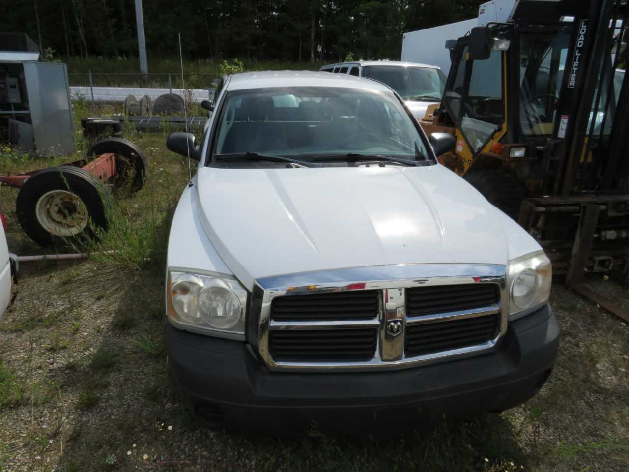 2005 DODGE DAKOTA 4X4 C PICKUP TRUCK - HYDRO EXCAVATOR TRUCKS