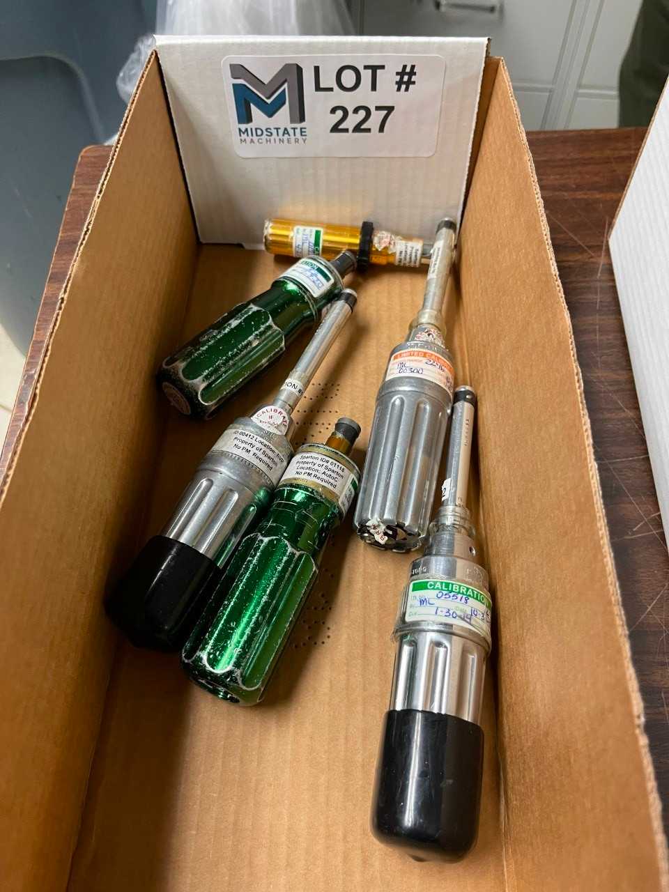 Torque Hand Held Screw Drivers - HAND TOOLS