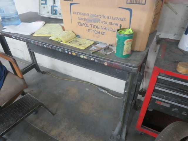 Hammers and steel table, LOT - MISCELLANEOUS