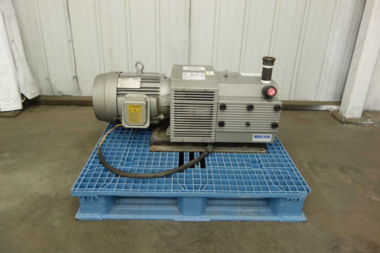 BECKER KVT 3.140 VACUUM PUMP - VACUUM PUMP